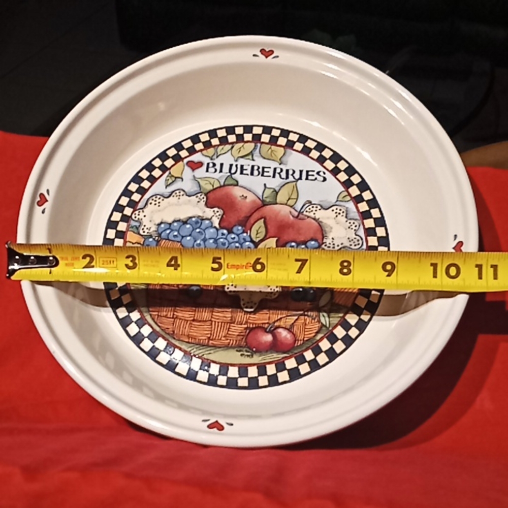 Blueberry Pie Deep Dish Plate. By Susan Winget Certified International Corp.1993 - Picture 9 of 11